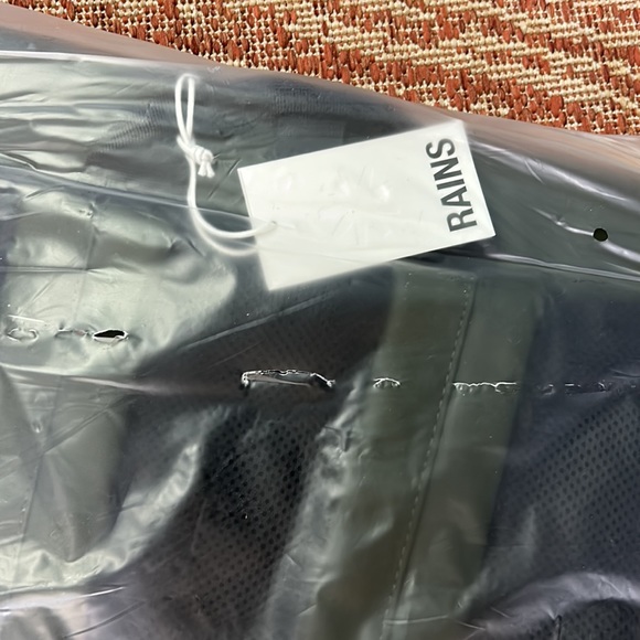 RAINS Rolltop Rucksack Green Backpack NWT - Picture 7 of 7